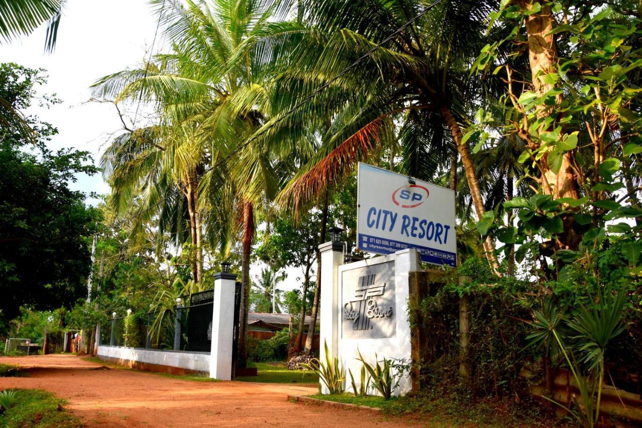 S P City Resort Anuradhapura Exterior photo